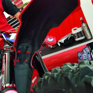 Okleina przeciwbłotna Honda CRF 250 '22-'23, CRF 450 '21-'23