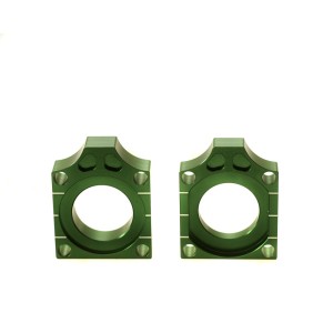 accel napinacz tylnej ośki ze śrubą kawasaki kxf 250 \'17-18 kolor zielony (kpl.-2szt.) - promocja