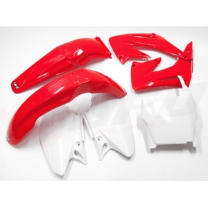 UFO Komplet Plastików Honda CR 125/250 '04-'07 Kolor OEM (Czerwony/Biały) (HO103E999)