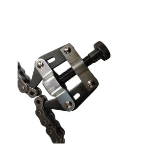 Narzędzie do montażu i demontażu zakuwki i zapinki łańcucha