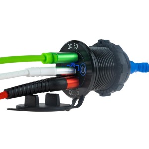 BIKETEC MOTOCYKLOWE POTRÓJNE GNIAZDO USB QC 3.0 X 2 I PD X 1 - 54 W POWER DELIVERY MONTAŻ NA POWIERZCHNIE PŁASKĄ (OWIEWKA, KUFER