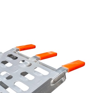 BIKETEC UNIWERSALNA RAMPA NAJAZDOWA ALUMINIOWA AŻUROWA MOTOCYKL / ATV Z PODPORAMI 226 X 30,5 CM, MAX. 680 KG/SZT