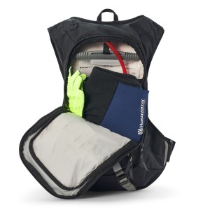 USWE CAMEL BAG MOTO HYDRO 12 CARBON BLACK KOLOR CZARNY POJEMNOŚĆ 3L PŁYN (12L PLECAK+3L PŁYN) ZASTĘPUJE USWE2123401