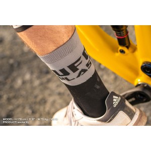 UFO Skarpety Rowerowe MTB / E-Bike - Kolor Czarny/Szary - Rozmiar M - Kolekcja 2024