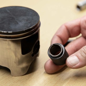 X-GRIP Narzędzie pomocnicze do montażu zabezpieczenia tłoka GasGas EC 300 '21-'23, Husqvarna TE 300/300i '17-'23, KTM EXC 30