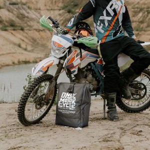 METZELER PAKIET OPON (3864900/25) 4X140/80-18 MCE 6 DAYS EXTREME FIM SUPER SOFT 70M TT M+S TYŁ DOT 2025 + PLECAK METZELER