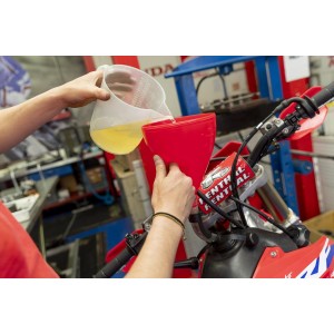 Lejek wielofunkcyjny do wlewanie paliwa i oleju - POLISPORT PROOCTANE