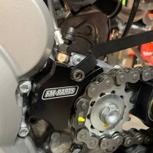 Osłona wyśprzęglika/siłownika sprzęgła KTM 250/300/350/450 '17-'23 czarna