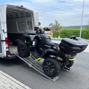 BIKETEC ZESTAW 2 SZT.UNIWERSALNA RAMPA NAJAZDOWA ALUMINIOWA KRATOWNICOWA MOTOCYKL / ATV 226 X 30,5 CM, MAX. 340 KG KOLOR SREBRNY